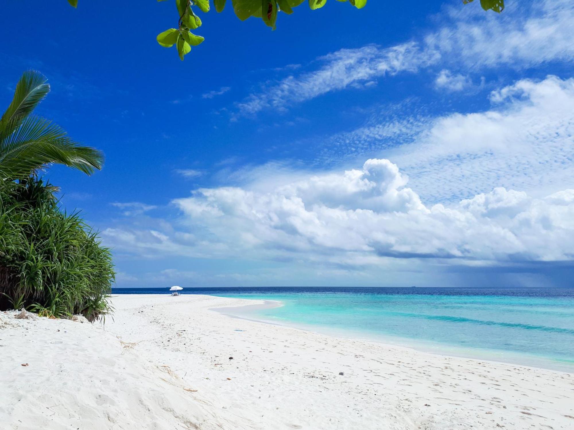 Ukulhas Villa Oceanview Hotel & Spa Экстерьер фото