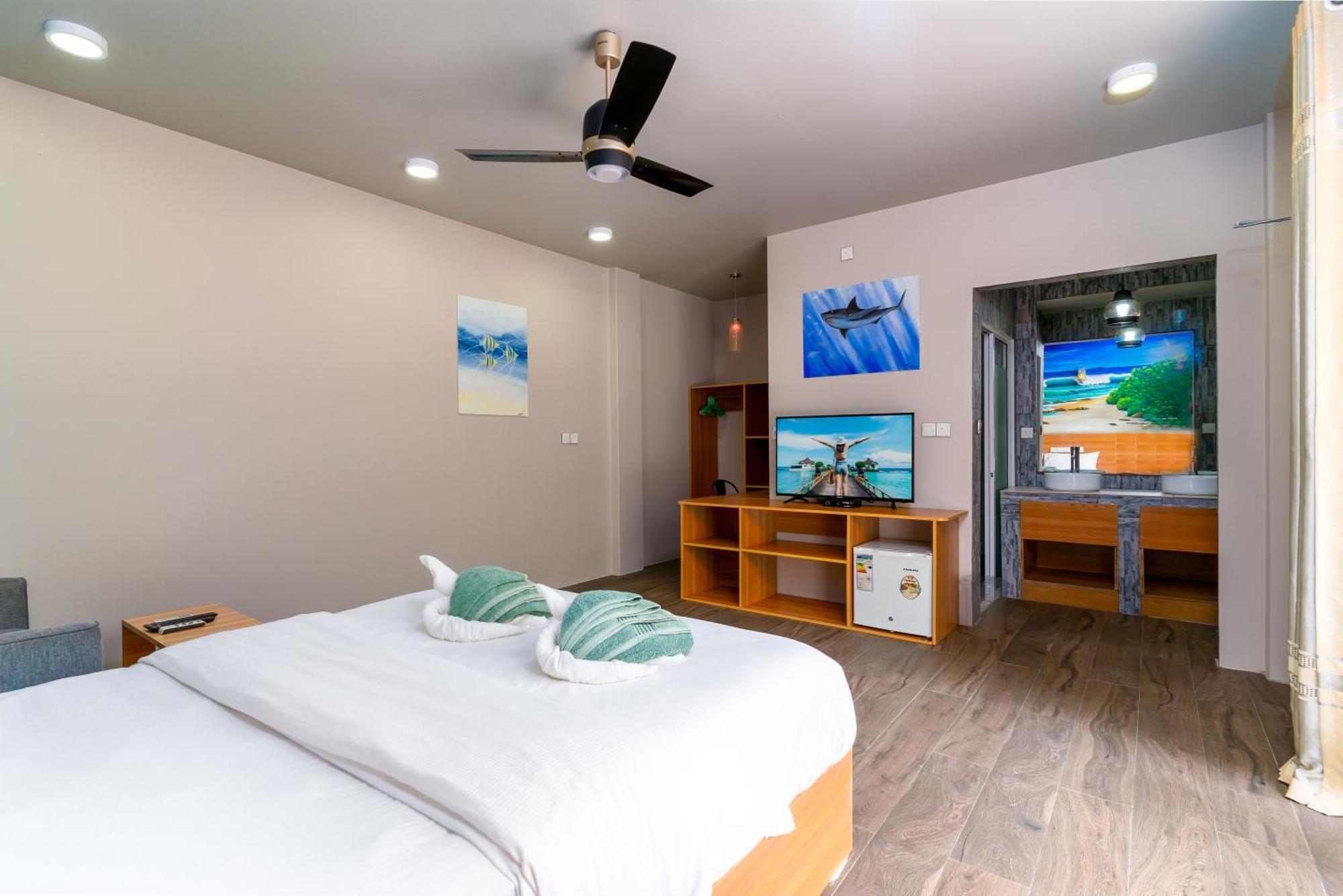 Ukulhas Villa Oceanview Hotel & Spa Экстерьер фото