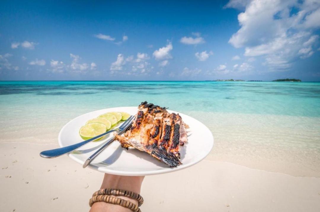 Ukulhas Villa Oceanview Hotel & Spa Экстерьер фото