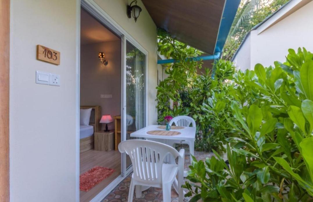 Ukulhas Villa Oceanview Hotel & Spa Экстерьер фото