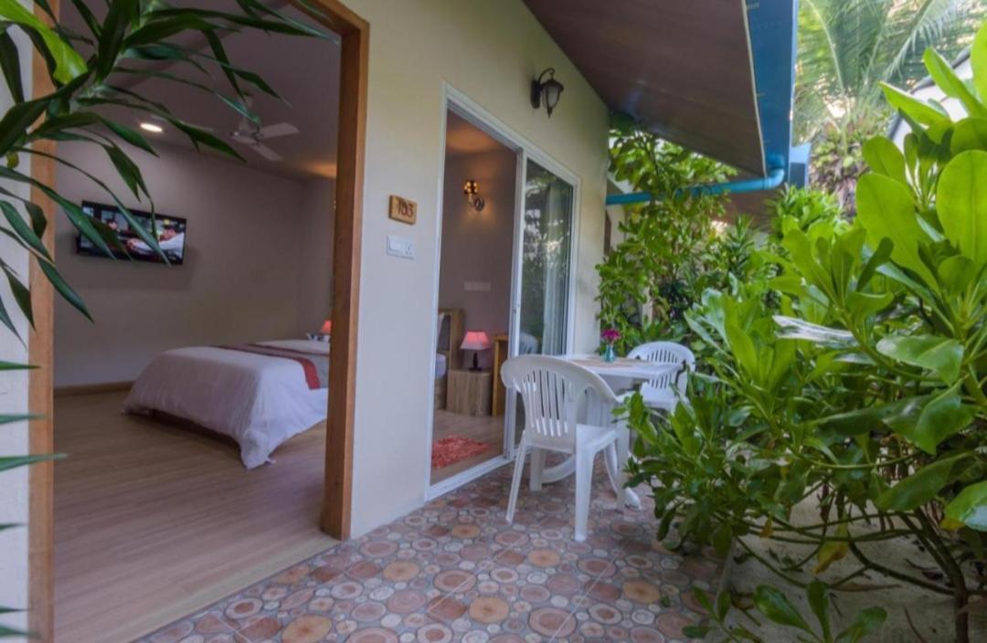 Ukulhas Villa Oceanview Hotel & Spa Экстерьер фото